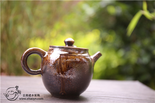 建水紫陶泡茶